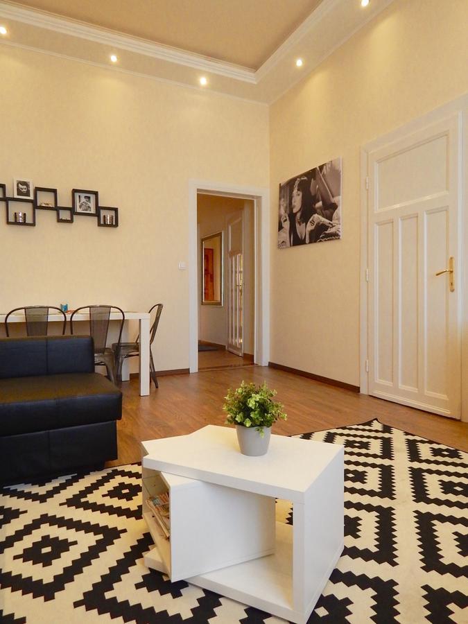 Hello Downtown Apartment - Broadway Budapest Exterior photo